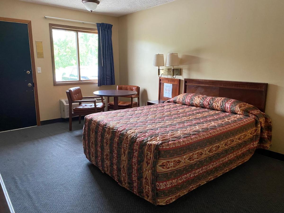 The Hemlock Inn Loudonville Extérieur photo